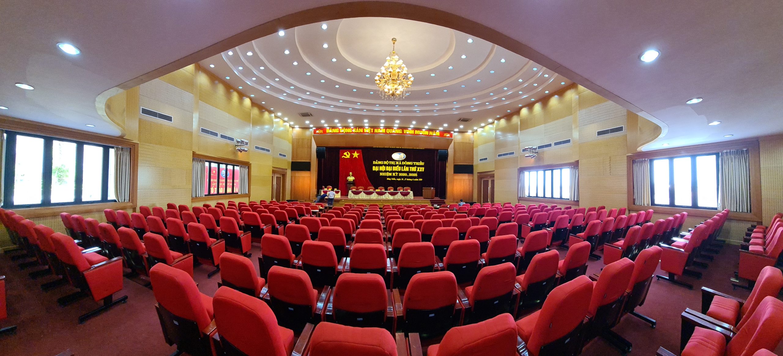 du-an-hoi-truong-uy-ban-thi-xa-dong-trieu-tinh-quang-ninh