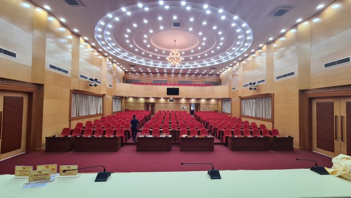 thiết kế điện chiếu sáng hội trường