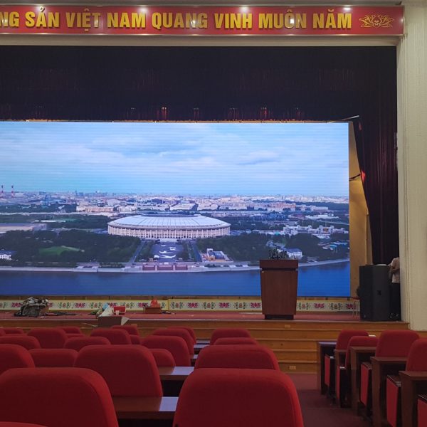 man-hinh-led-trong-nha-TX-Dong-Trieu