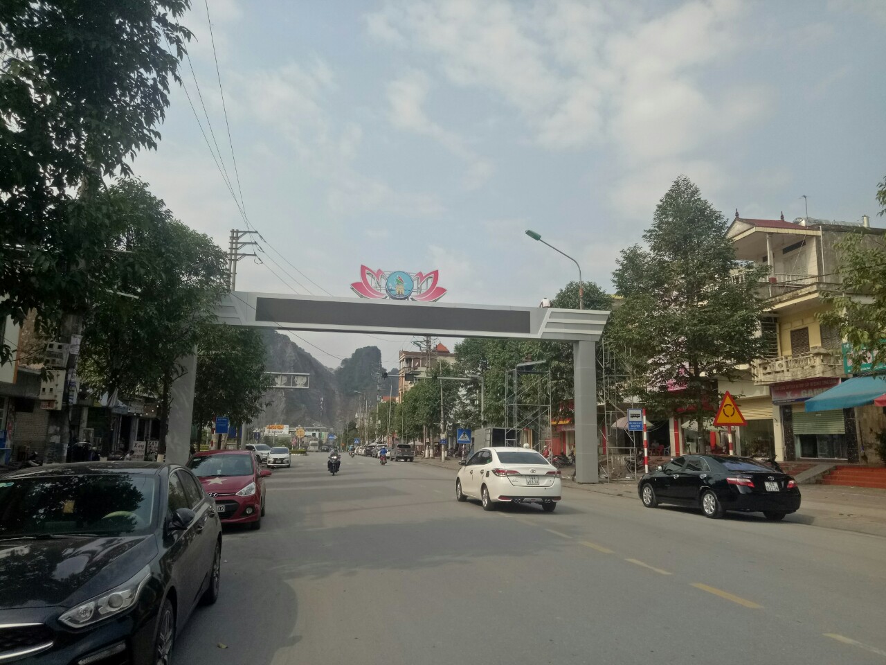 thi-cong-cong-chao-Cam-Pha-1