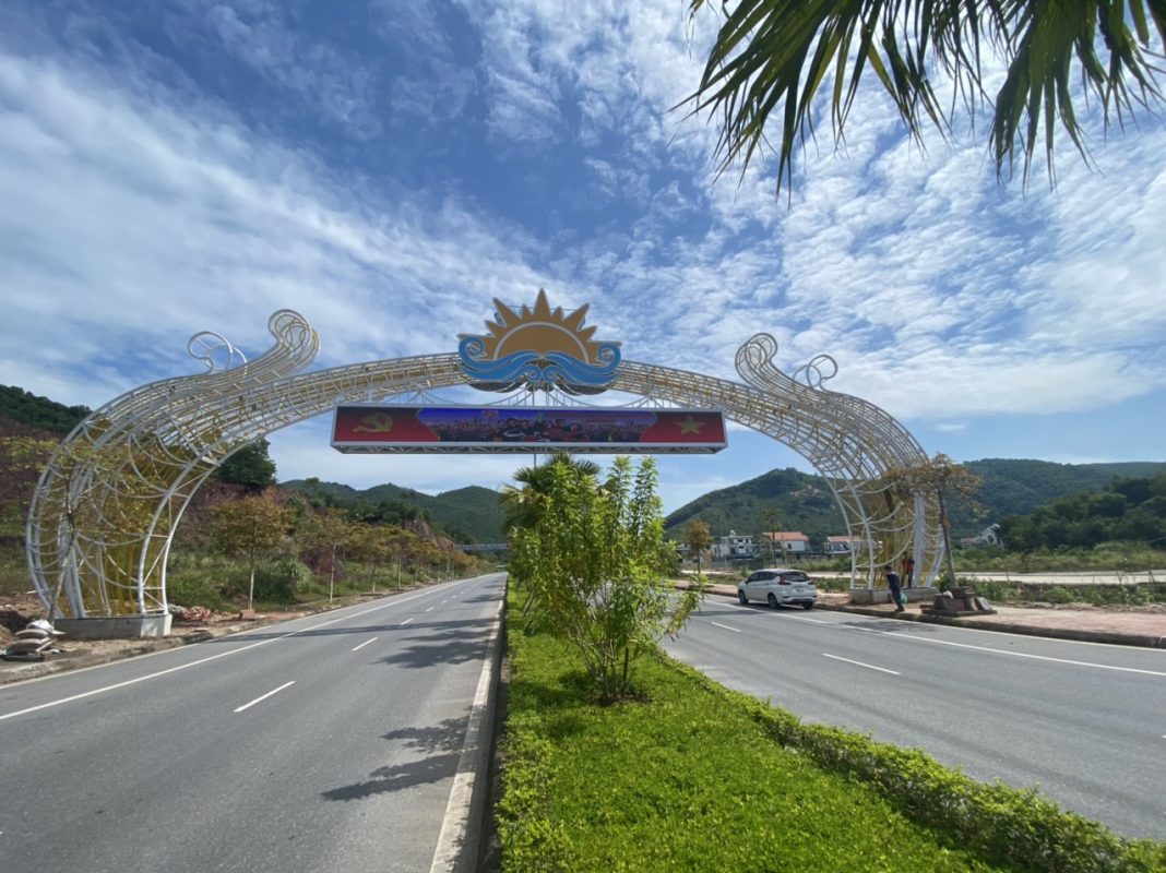 thi-cong-cong-chao-Van_Don