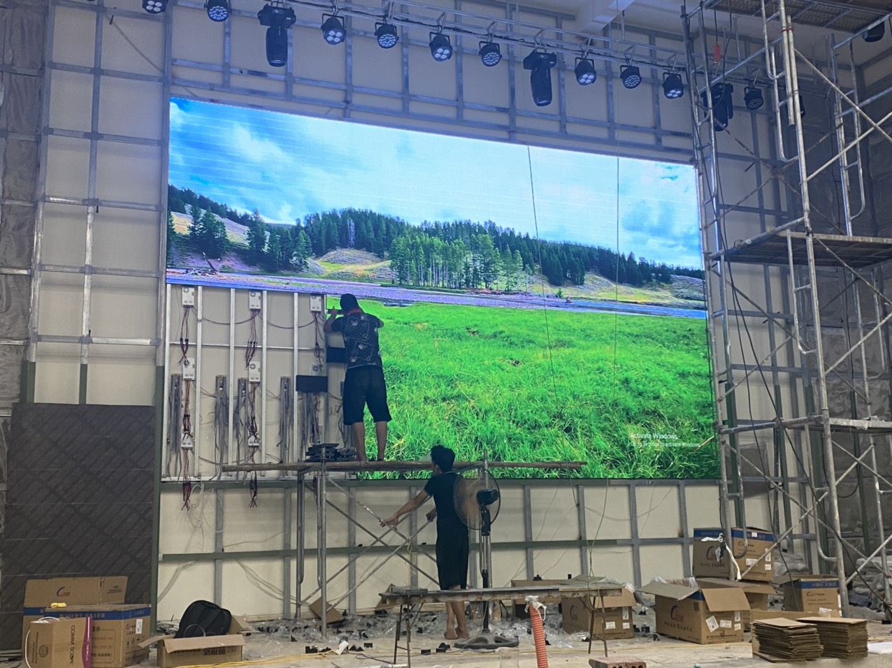 Lắp đặt màn hình LED Cái Rồng