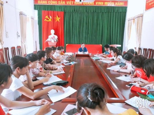 phong-hop-hoi-dong-su-pham-tieu-hoc