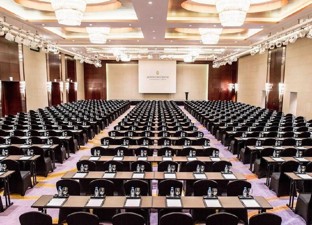 sắp xếp phòng họp lớn